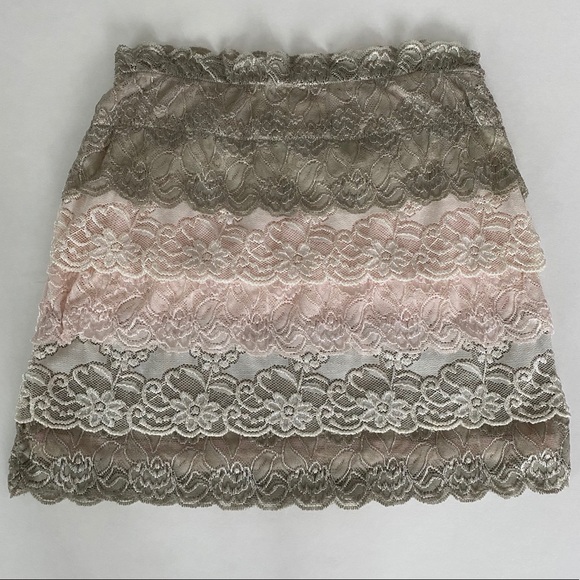 Urban Outfitters Dresses & Skirts - UO Urban Outfitters Lace Bodycon Mini Skirt
